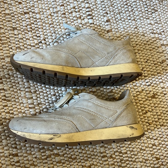 Koio Retro Runner Sneaker in Moonlight suede size US8 - Picture 5 of 5